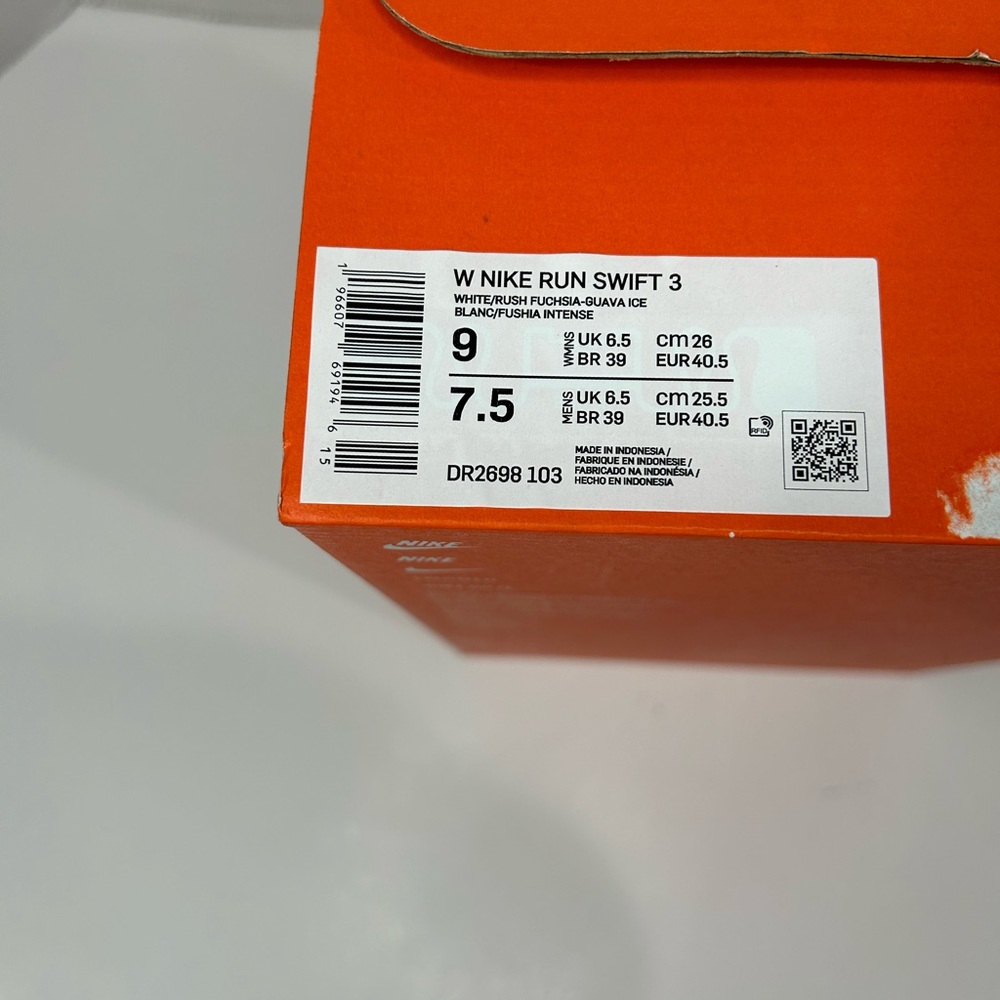 Nike Women’s Run Swift 3, Size 9, 8.5 & White/Fushia-Guava Ice, DR2698 103 - Picture 8 of 9